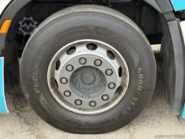 Standardni tegljač Iveco SWAY 530