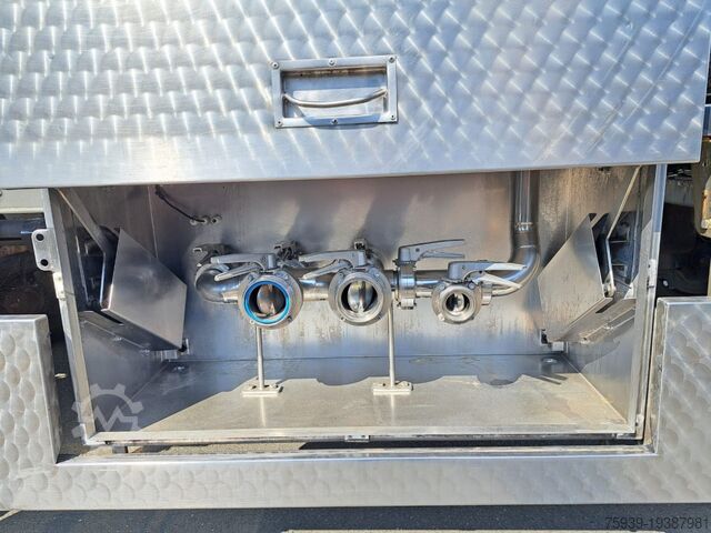 Tankoplegger Edelstahltankanhänger - 3 Kammern - ISOLIERT