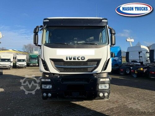 Standardowy ciągnik siodłowy Iveco X-Way 480 Hi-Traction 4x4