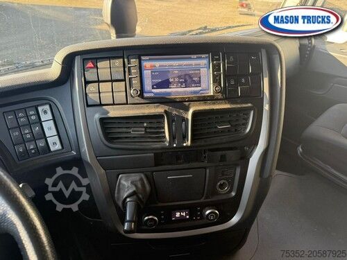 Standardowy ciągnik siodłowy Iveco X-Way 480 Hi-Traction 4x4