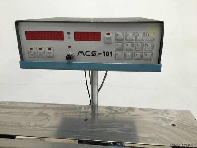 Auslage mit Pressstation DESTA BAS/STB 400