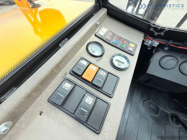 Tuff terräng gaffeltruck JCB 940 / TRIPLEX 4500 / FREE-LIFT NEW TIRES