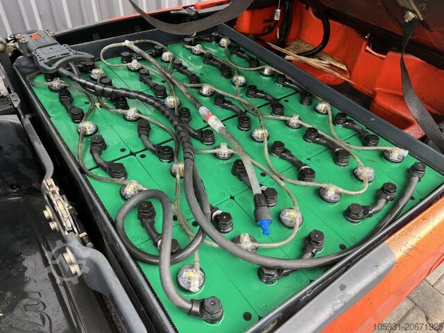 Carrello elevatore elettrico a 3 ruote Linde E16-02