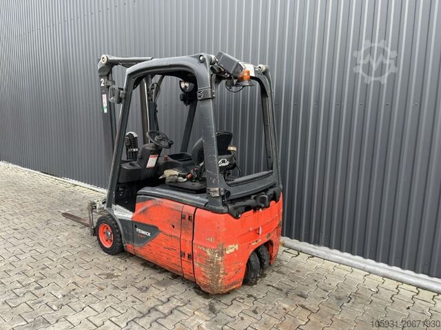 Carrello elevatore elettrico a 3 ruote Linde E16-02