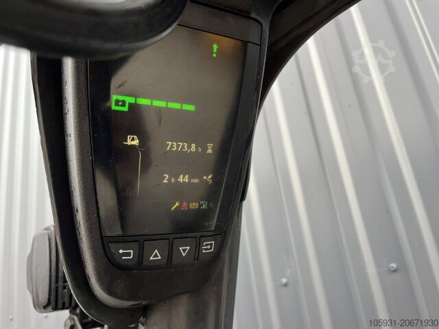 Carrello elevatore elettrico a 3 ruote Linde E16-02