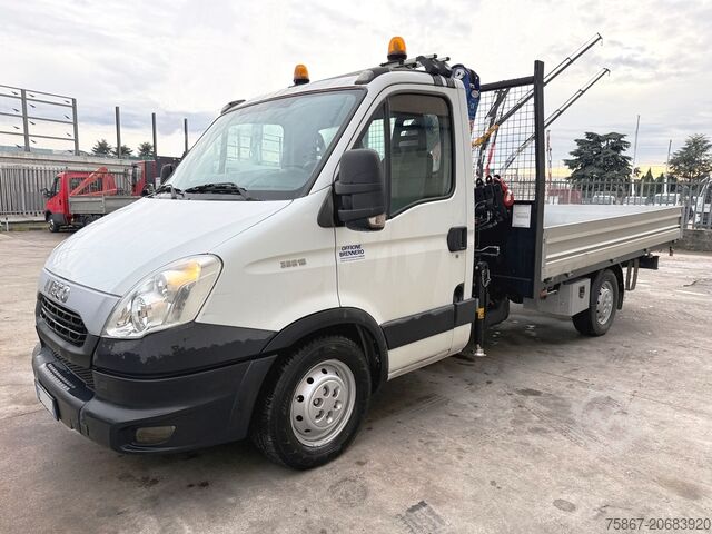 камион са фиксном сандучастом Iveco DAILY 35S15
