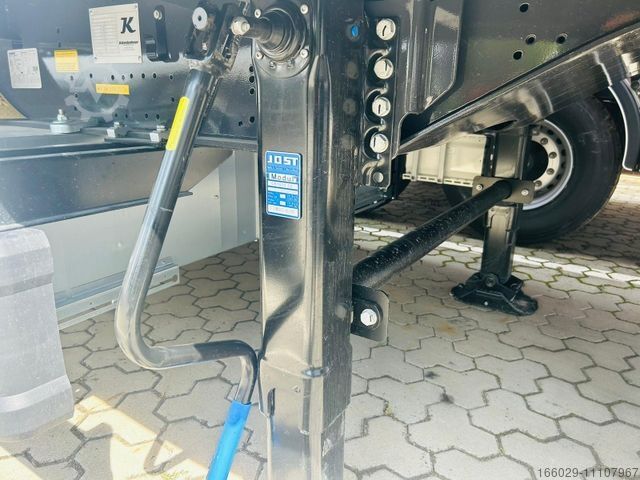 Brandalı açık yarı römork KÄSSBOHRER Kässbohrer SCS Schiebeplanen Auflieger Sofort Ve