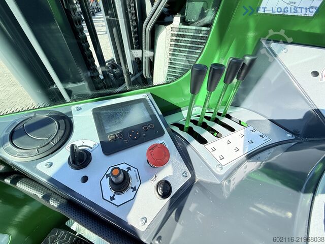 Carretilla retráctil de 4 vías Combilift C4500 DIESEL 4900 TRIPLEX FREE-LIFT TOP1