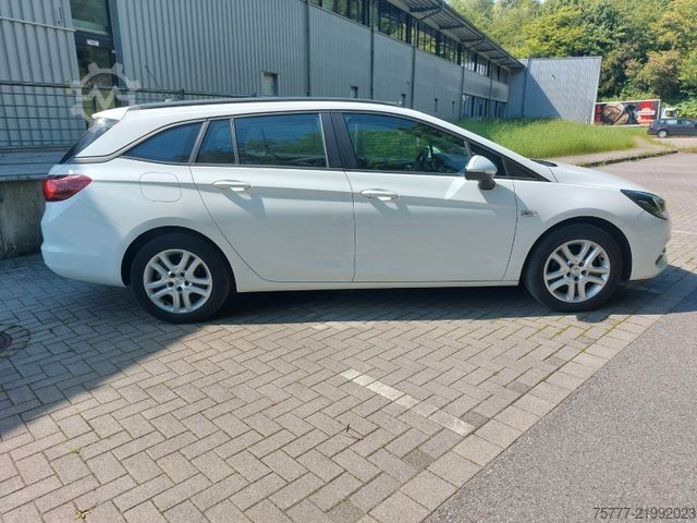 Minibus OPEL Astra Sports Tourer 1,5 CDTI-AHK-Navi-PDC