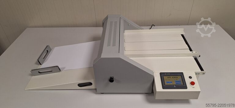 Groef- en perforatiemachine Cyklos GPM 450 SA.