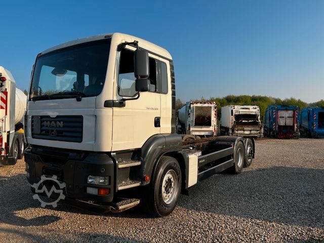 Chassi de caminhão MAN TGA 26.320 6x2 Hydraulik