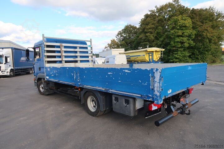 Platform vrachtwagen MAN 8.240 BL