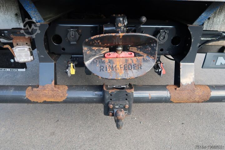 Platform vrachtwagen MAN 8.240 BL