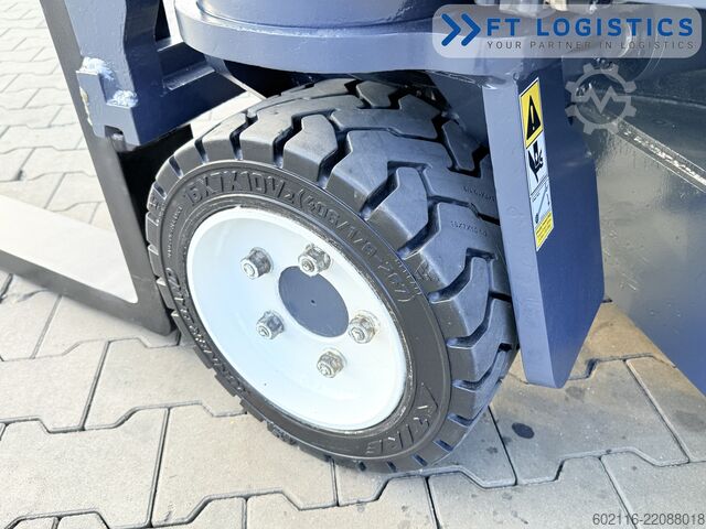 Wózek widłowy czterokierunkowy Combilift CB3000 GAS TRIPLEX 4900 FREE-LIFT
