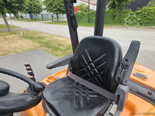 Vierwiel heftruck DOOSAN DAEWOO d25g