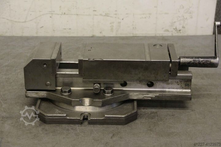 Draaibare hydraulische bankschroef unbekannt Spannweite 225 mm