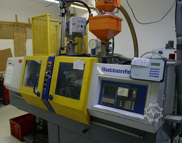 25-ton injection molding machine Battenfeld DA 250/50 CD