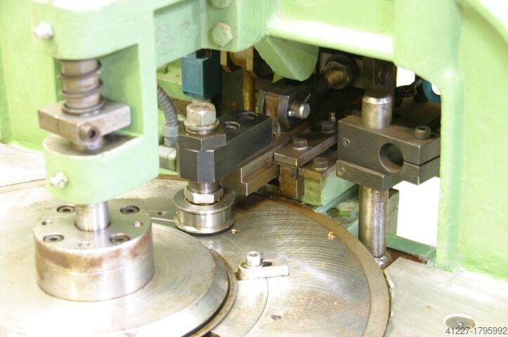 Lid folding machine for sheet metal buckets Babkop Ø 210