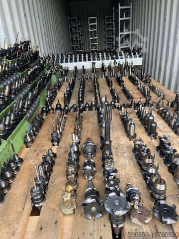 Verktygshållare ORION SK40 DIN 69871 AD + wiertło HSS fi