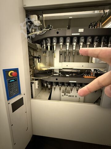 Centro de maquinação de 5 eixos MIKRON HPM 1150U