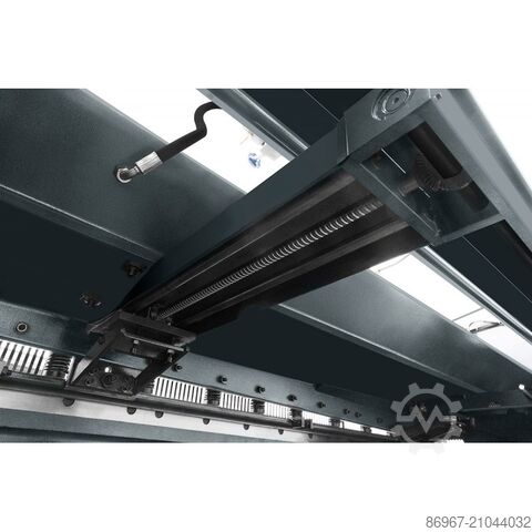 Tesoura guilhotina hidráulica CORMAK SHARK 8x3200