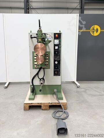Machine à souder par roulage ASET UN 63 / UN600