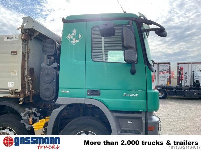 Podwozie ciężarówki Mercedes-Benz Actros MP III 3544/8x4/4, 3 Pedale