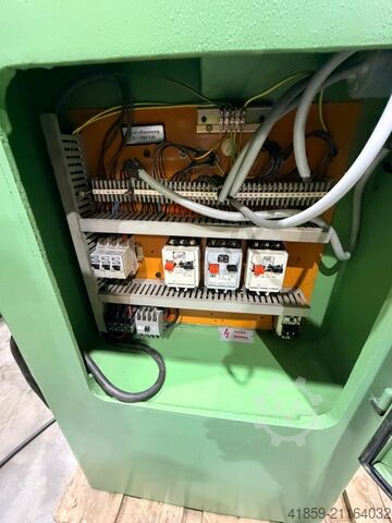 Pionowa piła taśmowa MÖSSNER SM 420