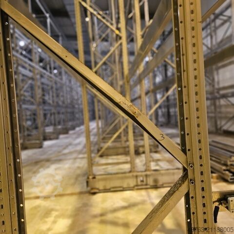 Pallet racking, height approx. 9m, 1,100kg Ital Momet Palettenregal M 12
