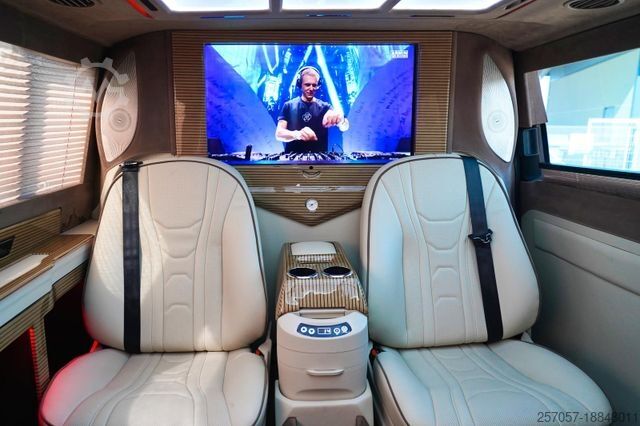 Minibus VOLKSWAGEN T6.1 lang VIP Shuttle Trennwand TV