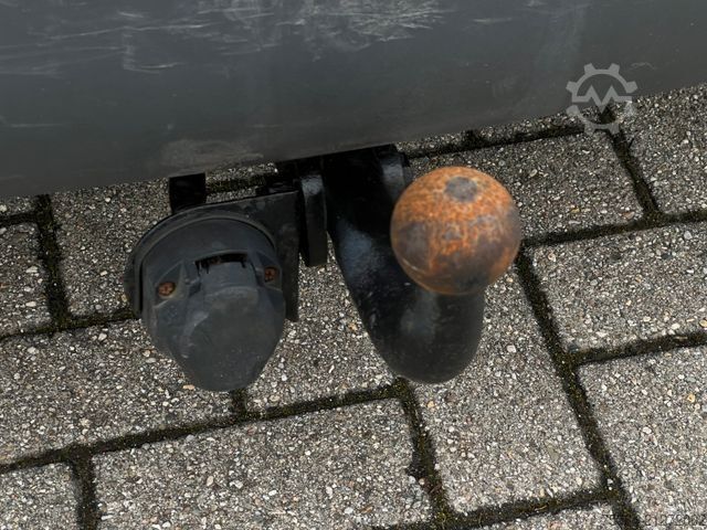 Panel van VOLKSWAGEN Caddy 1.9 TDi 77 KW L1H1 Ahk Schiebetür Euro 4