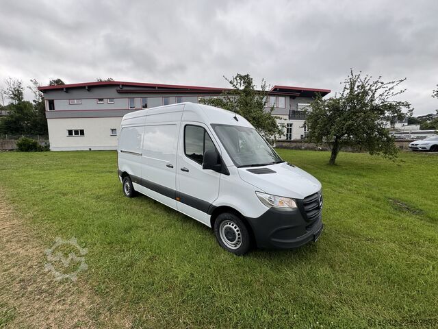 Furgão de painéis Mercedes-Benz Sprinter III 214 L2H2
