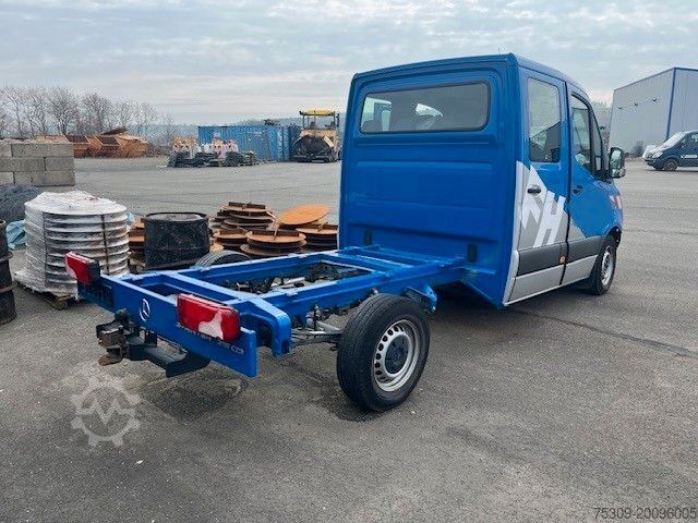 Bestelwagenchassis MERCEDES-BENZ Sprinter III Pritsche DoKa 215-UNFALL- Motor ok