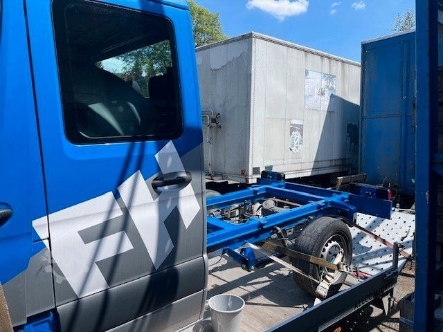 Transporter Fahrgestell MERCEDES-BENZ TEILEVERKAUF Sprinter 215 DoKa Motor&Getriebe ok
