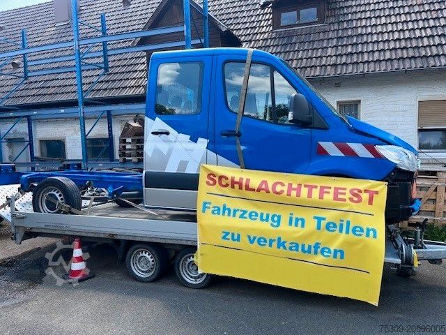 Transporter Fahrgestell MERCEDES-BENZ TEILEVERKAUF Sprinter 215 DoKa Motor&Getriebe ok