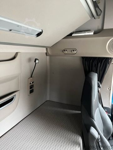 Volume trekker DAF XF 480 FT SCC Low Deck mit Standklimaanlage