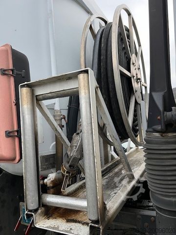 Tankwagen 13.100 Liter Willig Tankaufbau + 2xSchlauchhaspe