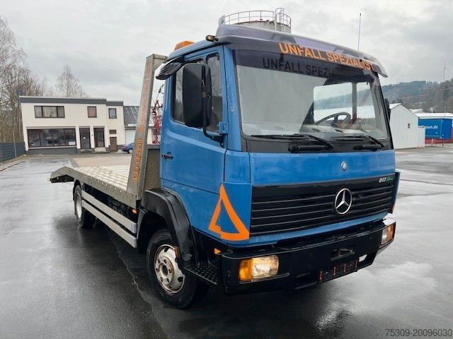 Dépanneuse MERCEDES-BENZ 817 Abschlepper - 6 Gang - AHK - elek. Seilwinde