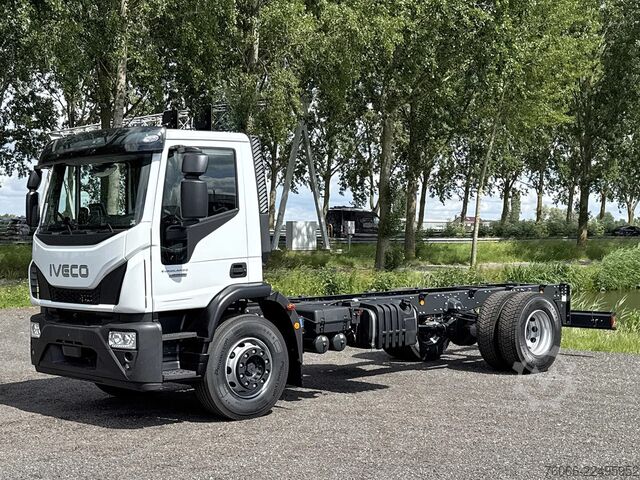 Podwozie z kabiną Iveco EuroCargo 180 E28-4815 Chassis Cabin (11 units)