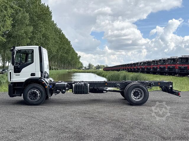 Podwozie z kabiną Iveco EuroCargo 180 E28-4815 Chassis Cabin (11 units)