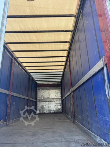 Prelată cu oblon, 4x2 IVECO EUROCARGO 120 E 28