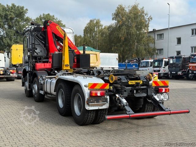 Autocamion cu cârlig pentru containere MERCEDES-BENZ Arocs 3246 8x4 Abrollkipper Kran Palfinger 19001