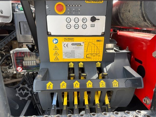 Autocamion cu cârlig pentru containere MERCEDES-BENZ Arocs 3246 8x4 Abrollkipper Kran Palfinger 19001