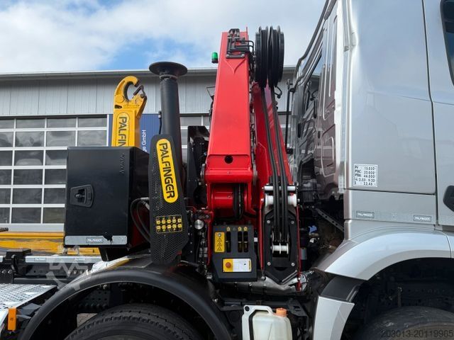 Autocamion cu cârlig pentru containere MERCEDES-BENZ Arocs 3246 8x4 Abrollkipper Kran Palfinger 19001
