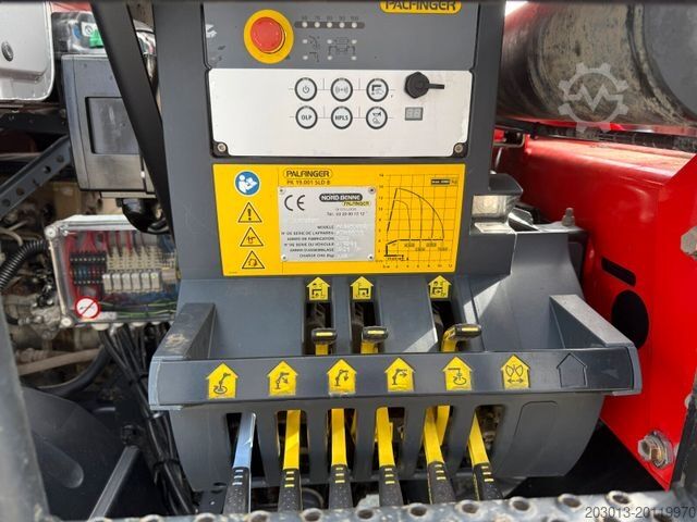 Macara montată pe camion MERCEDES-BENZ Arocs 3246 8x4 Abrollkipper Kran Palfinger 19001