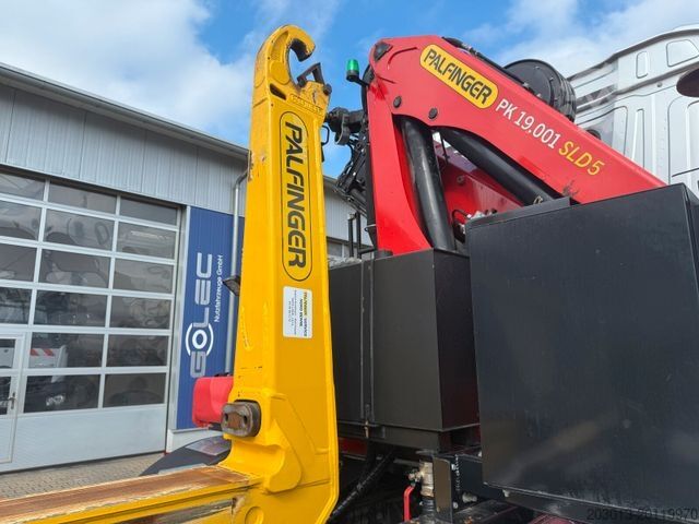 Macara montată pe camion MERCEDES-BENZ Arocs 3246 8x4 Abrollkipper Kran Palfinger 19001