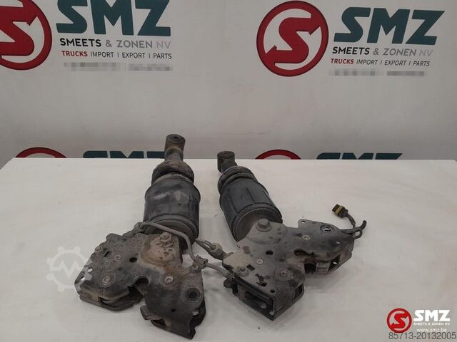 Kabinenteil Daf Occ set cabinesluitingen + cabineschokdempers L/R