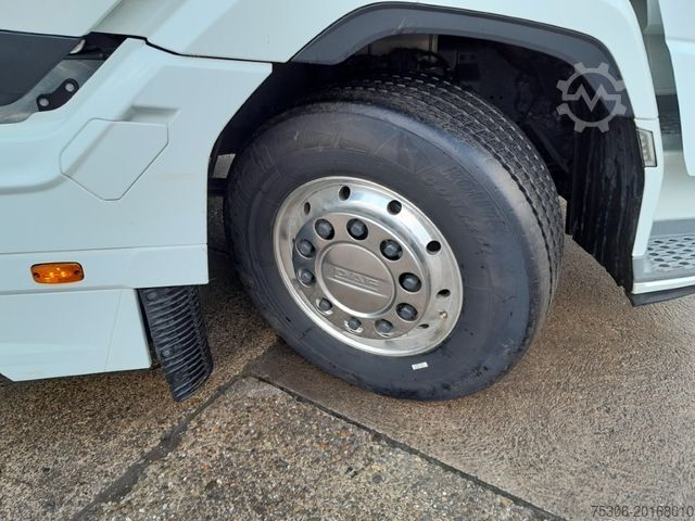 Standardowy ciągnik siodłowy DAF FT XG+ 530