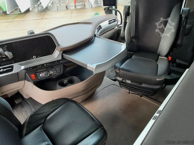 Standardowy ciągnik siodłowy DAF FT XG+ 530