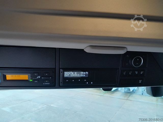 Standardowy ciągnik siodłowy DAF FT XG+ 530